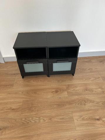 2 Brimnes Ikea nachtkastjes beschikbaar voor biedingen