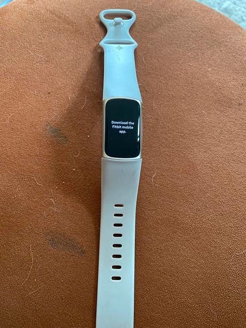 Fitbit charge 5 - nieuwstaat, Handtassen en Accessoires, Activity trackers, Zo goed als nieuw, Android, Ophalen of Verzenden