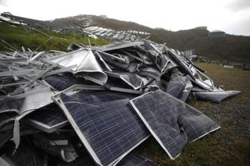 Gezocht: kapotte/oude zonnepanelen beschikbaar voor biedingen