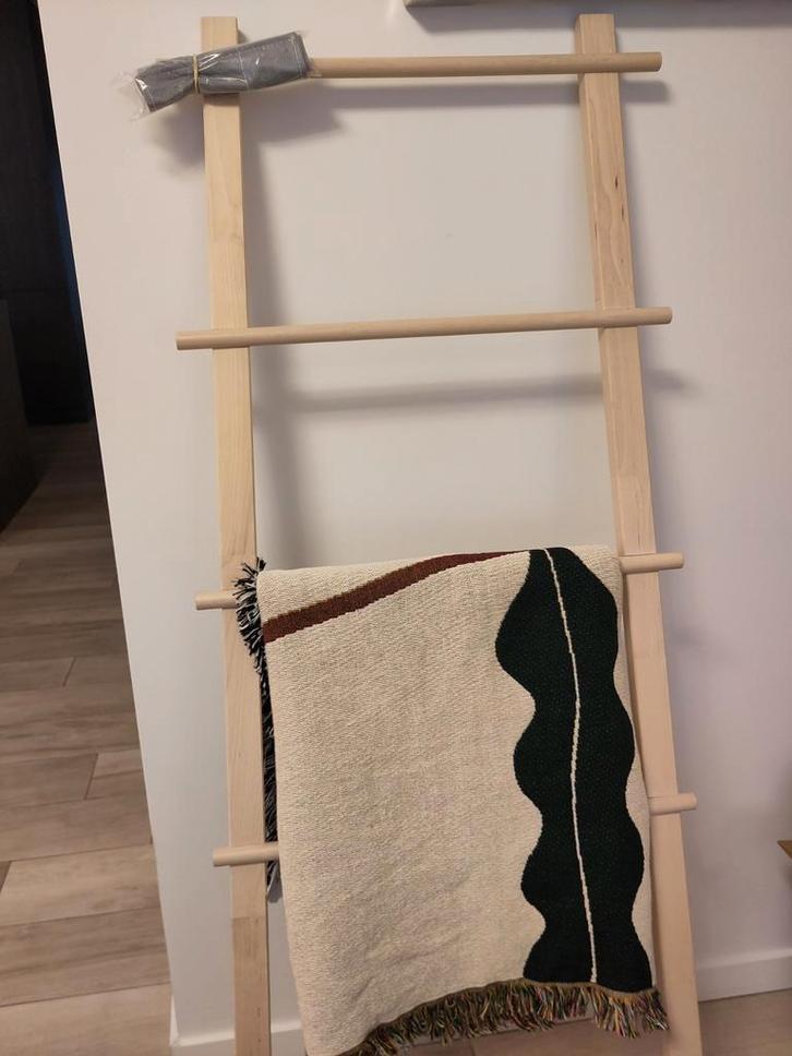 VILTO handdoekrek IKEA, Huis en Inrichting, Woonaccessoires | Wandplanken en Boekenplanken, Ophalen