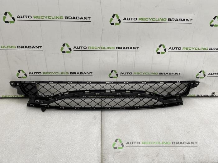 Pare-chocs grille d'un Renault Clio, Autos : Pièces & Accessoires, Carrosserie & Tôlerie, Pare-chocs, Utilisé, 3 mois de garantie