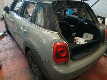 Mini Cooper F55 alleen in reserveonderdelen  beschikbaar voor biedingen