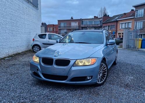 Bmw 318d/ AIRCO/ TOIT PANO/ EURO 5, Autos, BMW, Particulier, Airbags, Air conditionné, Bluetooth, Ordinateur de bord, Verrouillage central