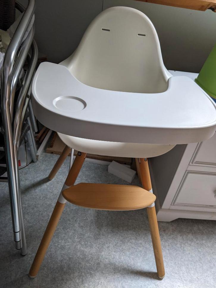 Childhome Evolu kinderstoel, Kinderen en Baby's, Kinderstoelen, Zo goed als nieuw, Meegroeistoel, Afneembaar eetblad, Gordel(s)