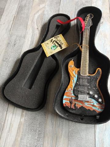Mini guitare Fender décor céramique avec étui d'origine 