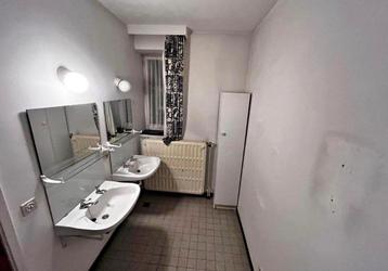 2 Wastafels  beschikbaar voor biedingen