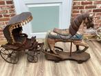 DECORATIEF  ANTIEK SPEELGOED PAARD OP WIELEN / KOETSWAGEN, Antiek en Kunst, Ophalen