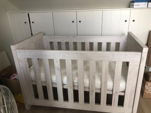 Ledikantje met matras 60x120 Interbaby, Kinderen en Baby's, Babywiegjes en Ledikanten, Zo goed als nieuw, Ledikant, Ophalen
