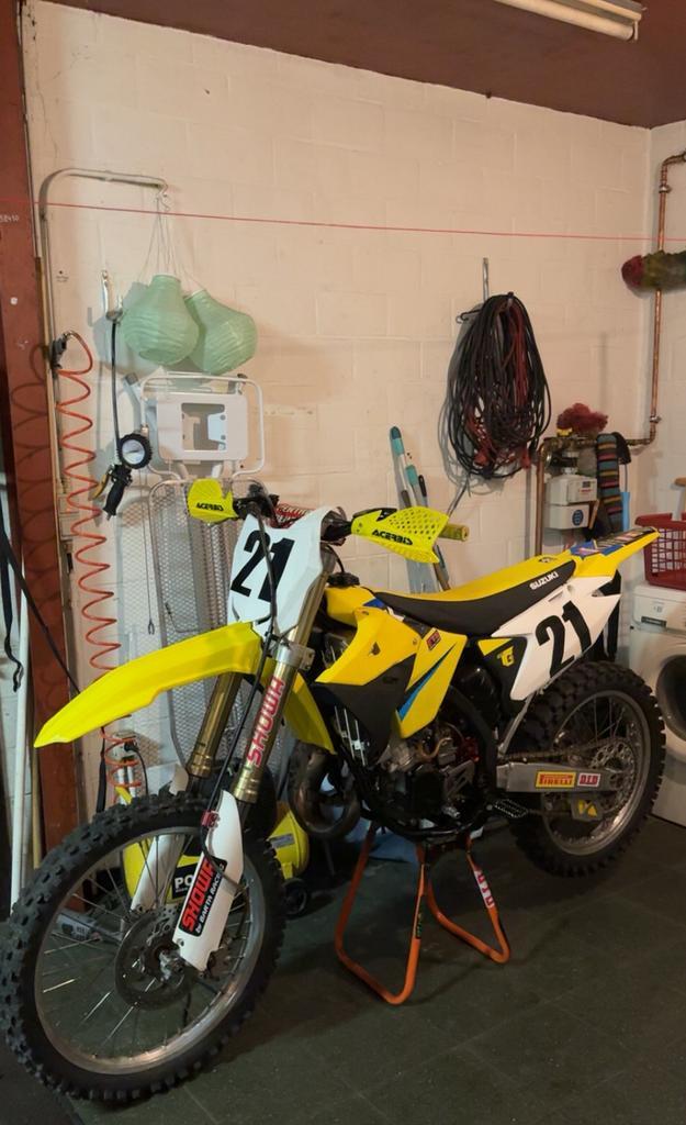 Suzuki rm 125, Fietsen en Brommers, Brommers | Crossbrommers, Nieuw, Suzuki, Ophalen of Verzenden