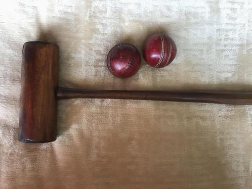 2 balles de croquet en cuir marquées anciennes et stick, Antiquités & Art, Curiosités & Brocante, Enlèvement ou Envoi