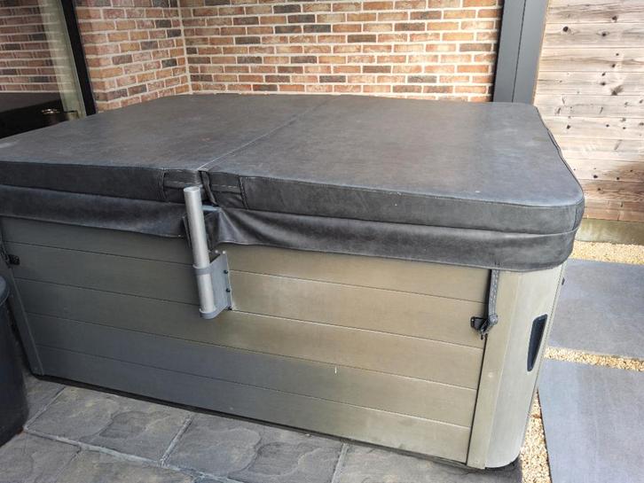 Jacuzzi, Jardin & Terrasse, Bains à remous et Spas, Utilisé, Fixé, Couverture, Tapis de sol, Filtre, Pompe, Escalier, Enlèvement