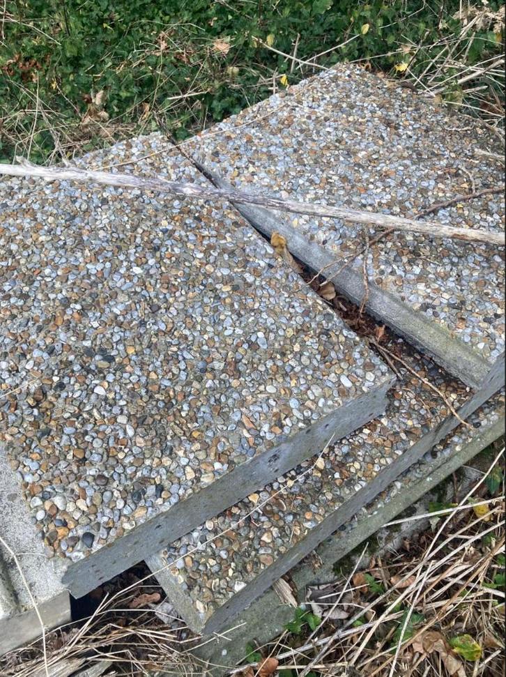 Partij lange grindbetonplaten – 2 x 1m2 en 4 x 4,5 m2, Doe-het-zelf en Bouw, Platen en Panelen, Zo goed als nieuw, Ophalen