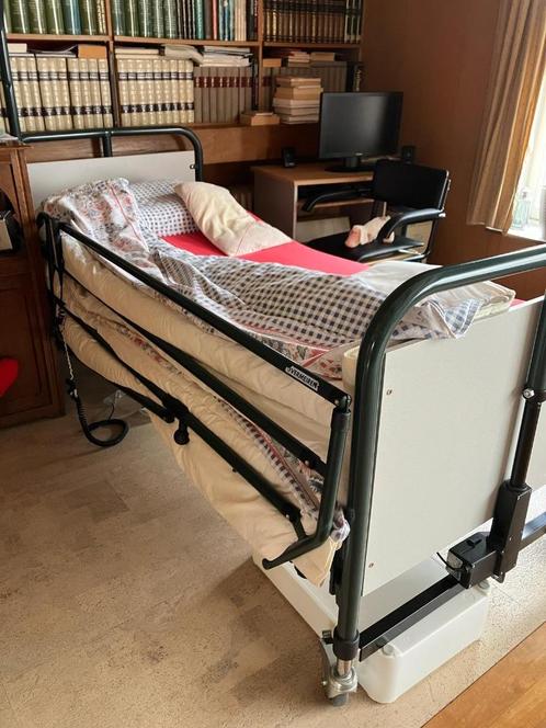 ziekenhuisbed, Huis en Inrichting, Slaapkamer | Bedden, Zo goed als nieuw, Eenpersoons, Verstelbaar, Ophalen