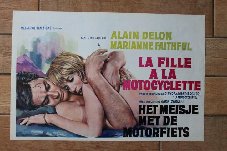 filmaffiche Alain Delon The Girl On A Motorcycle filmposter, Verzamelen, Posters, Zo goed als nieuw, Film en Tv, A1 t/m A3, Rechthoekig Liggend
