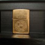 Zippo commémoratif datant de 1990. Laiton massif, Enlèvement ou Envoi, Utilisé, Briquet