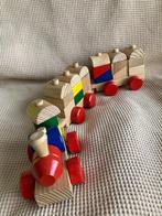 Houten speelgoed treintje met vormen en locomotief dreamland, Ophalen of Verzenden, Zo goed als nieuw, Duw- of Trekspeelgoed