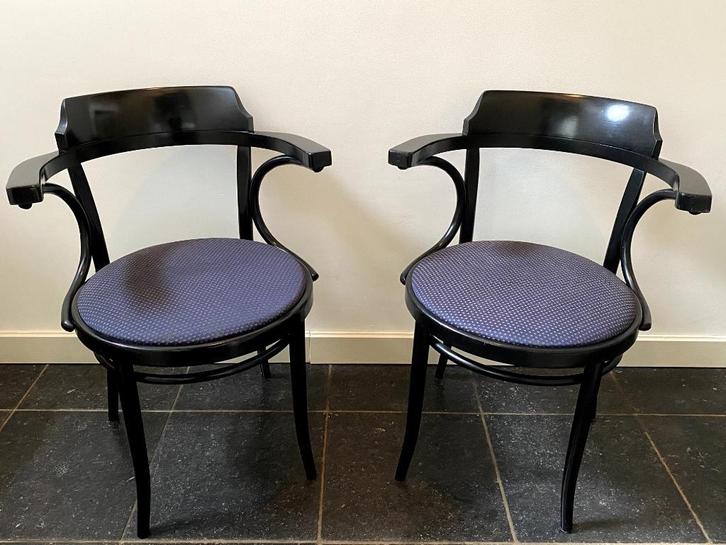 Thonet bistro cafe stoelen, model 233, 4 stuks beschikbaar, Huis en Inrichting, Stoelen, Zo goed als nieuw, Vier, Hout, Stof, Zwart