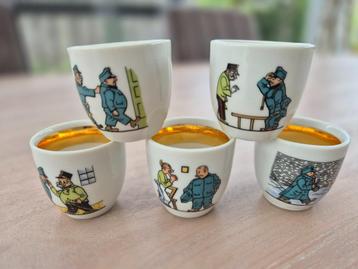 Vintage handgeschilderde porseleinen shotglaasjes/ eidopje beschikbaar voor biedingen