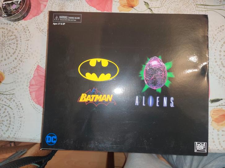 Batman vs Joker Alien — Coffret collector NECA (nouveau dans, Collections, Cinéma & Télévision, Enlèvement