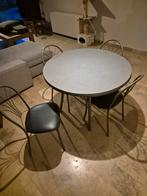 Tafel met 4 stoelen goed staat, Ophalen