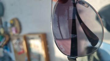 Zonnebril Ray Bann met hoesje beschikbaar voor biedingen