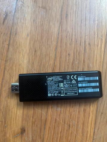 Intel Compute Stick STK2MV64CC 4 Go de RAM 64 Go eMMC, Intel, Utilisé, Intel Core m5-6Y57, 2 à 3 Ghz