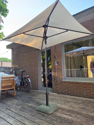 Parasol 200x160cm + voet & hoes beschikbaar voor biedingen