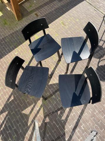 stoelen beschikbaar voor biedingen