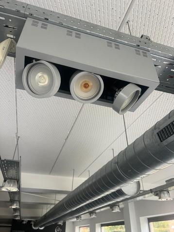 Verlichting 3 spots in een bak: voor plafond beschikbaar voor biedingen