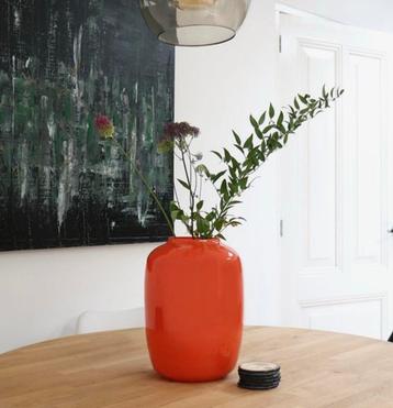 Oranje vaas H35cm beschikbaar voor biedingen