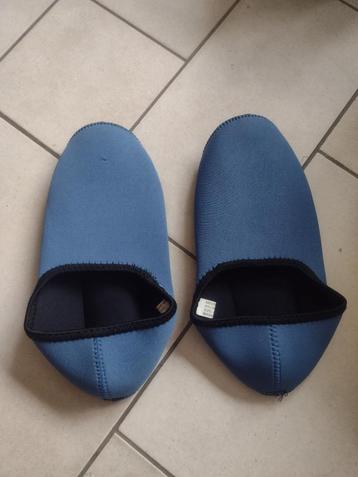 Chaussons en néoprène COMME NEUFS ET A PETIT PRIX ! beschikbaar voor biedingen
