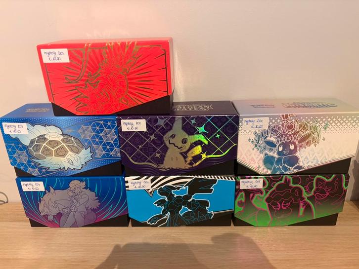 Pokemon mystery boxen, Hobby en Vrije tijd, Verzamelkaartspellen | Pokémon, Zo goed als nieuw, Meerdere kaarten, Ophalen