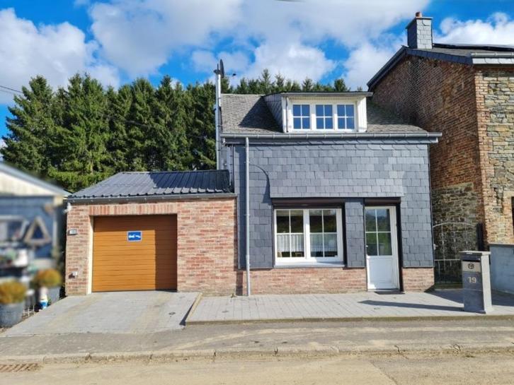 Offagne: charmant huis met garage, tuin en bos., Immo, Huizen en Appartementen te koop, Provincie Luxemburg, 1500 m² of meer, Vrijstaande woning