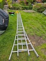 tweedelige ladder, Doe-het-zelf en Bouw, Ladders en Trappen, Ladder, Ophalen of Verzenden, Zo goed als nieuw