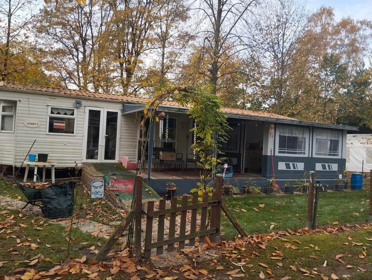 Stacaravan te koop, Caravans en Kamperen, Caravans, Particulier, tot en met 3, 2000 kg en meer, Overige merken, 8 meter en meer