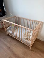 Babybedje te koop met matras, Kinderen en Baby's, Ophalen, Zo goed als nieuw