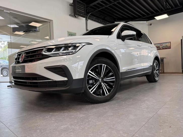 Volkswagen Tiguan Tiguan 1.4 eHybrid OPF DSG * trekhaak ! *, Auto's, Volkswagen, Te koop, Tiguan, Adaptive Cruise Control, Airbags
