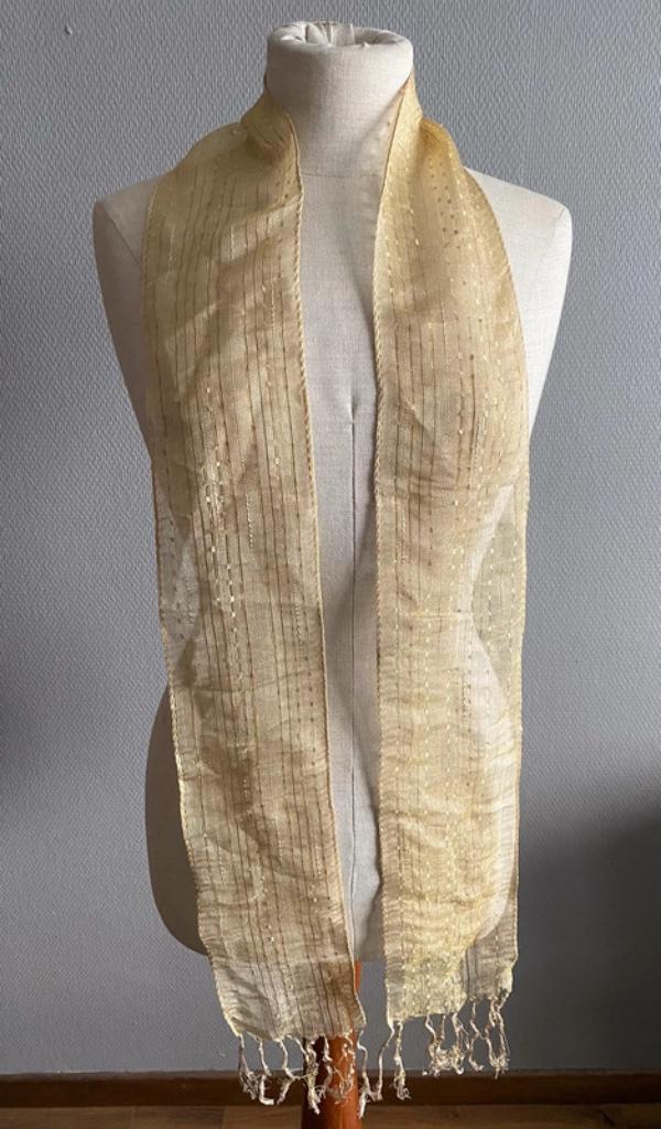 Geel sjaaltje, Envoi, Comme neuf, Écharpe