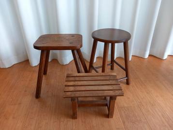 3 tabourets d'appoint en bois naturel beschikbaar voor biedingen