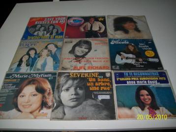 Vinyles 45T. Eurovision (une centaine de titres) 3€/pièce.  disponible aux enchères