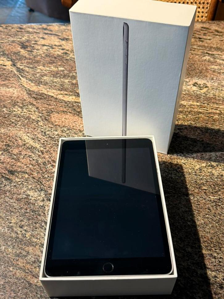 Apple iPad mini 3, Computers en Software, Apple iPads, Gebruikt, Apple iPad Mini, Wi-Fi, 8 inch, 16 GB, Zilver, Ophalen