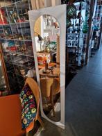 Grote afgeronde retro spiegel , 150 cm met ophangsysteem of, Huis en Inrichting, Ophalen of Verzenden, Gebruikt, Minder dan 50 cm