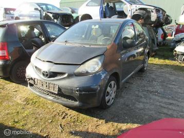 Onderdelen Toyota Aygo 1.0 2007 5-deurs beschikbaar voor biedingen