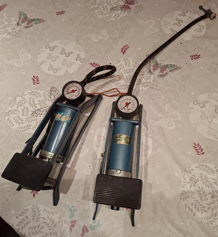 fiets voetpomp Duitse makelij, Fietsen en Brommers, Fietsaccessoires | Fietspompen, Gebruikt, Drukmeter, Ophalen of Verzenden