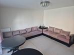 Salon marocain avec deux grandes tables, meuble TV et TAPIS, Huis en Inrichting, Zetels | Complete zithoeken, Ophalen, Zo goed als nieuw