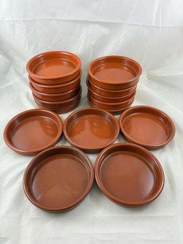 15 terracotta oven-, vis- of tapasschaaltjes. Prima staat! beschikbaar voor biedingen