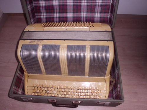 vintage accordeon, Muziek en Instrumenten, Accordeons, Gebruikt, Knopaccordeon, 120-bas, Overige merken, Met koffer, Met riemen