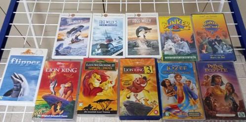 VHS videocassette free willy, lion king, blinker, flipper, Cd's en Dvd's, VHS | Film, Zo goed als nieuw, Ophalen of Verzenden
