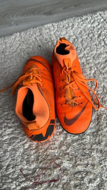 Paire de chaussures pour synthétique Nike beschikbaar voor biedingen