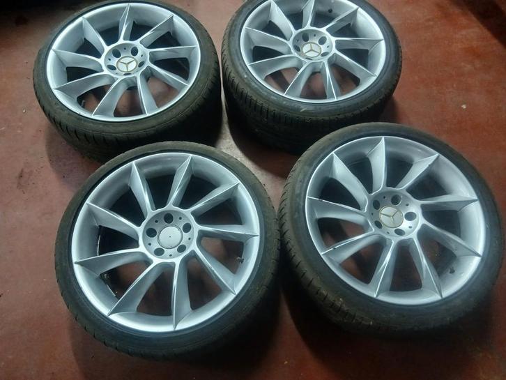 4 jantes Mercedes-Benz avec 4 pneu en 20 pouce magnifique, Autos : Pièces & Accessoires, Pneus & Jantes, Jante(s), Enlèvement ou Envoi